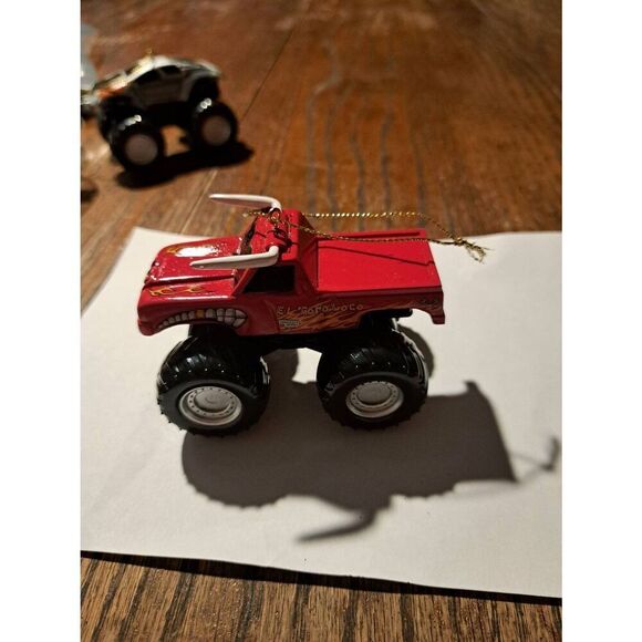 Monster Jam Ornaments El Toro Loco Max D + Hand-Painted Shatterproof Christmas - Picture 4 of 8